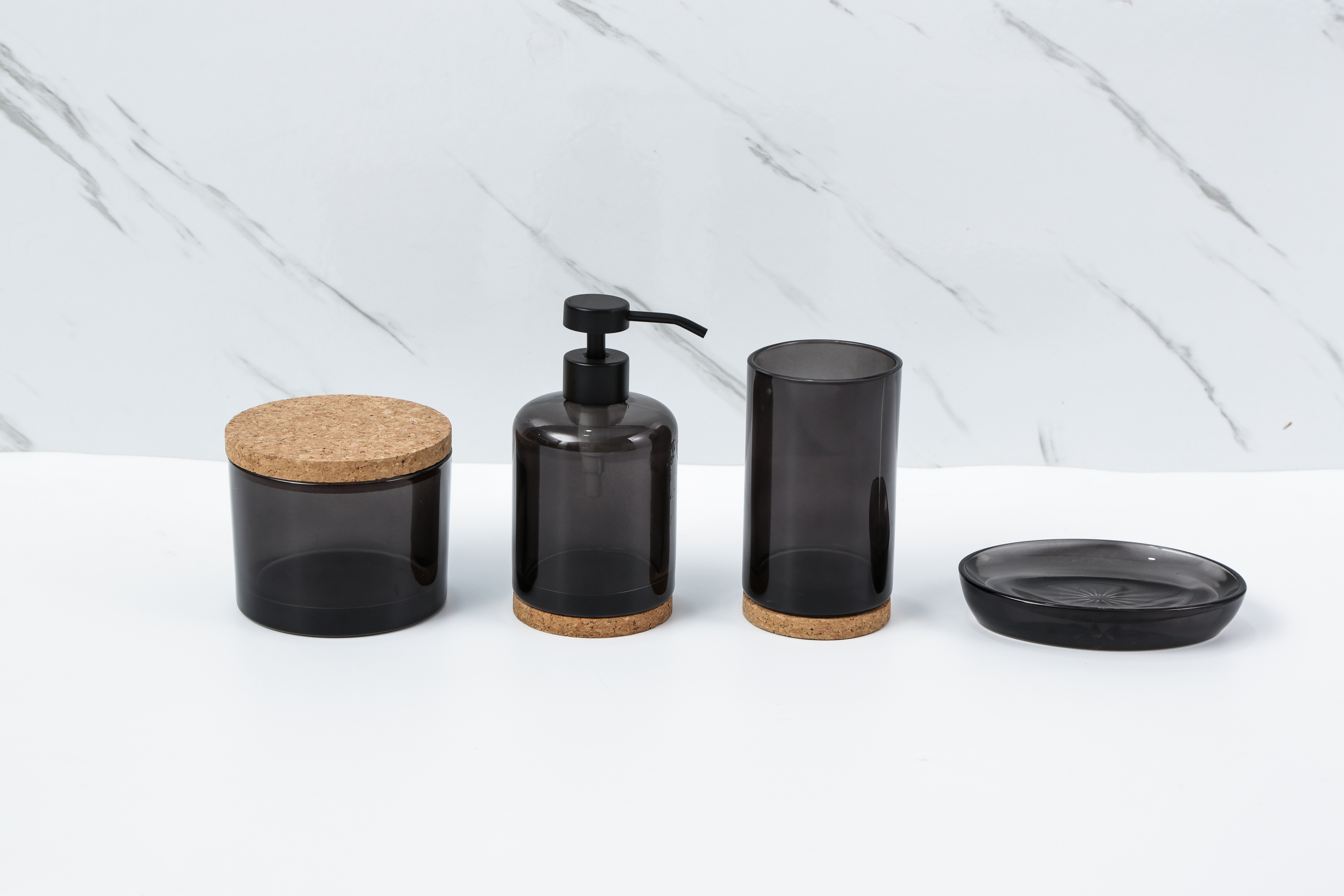 Дозатор для жидкого мыла Delphinium коллекция "Дзен", стекло