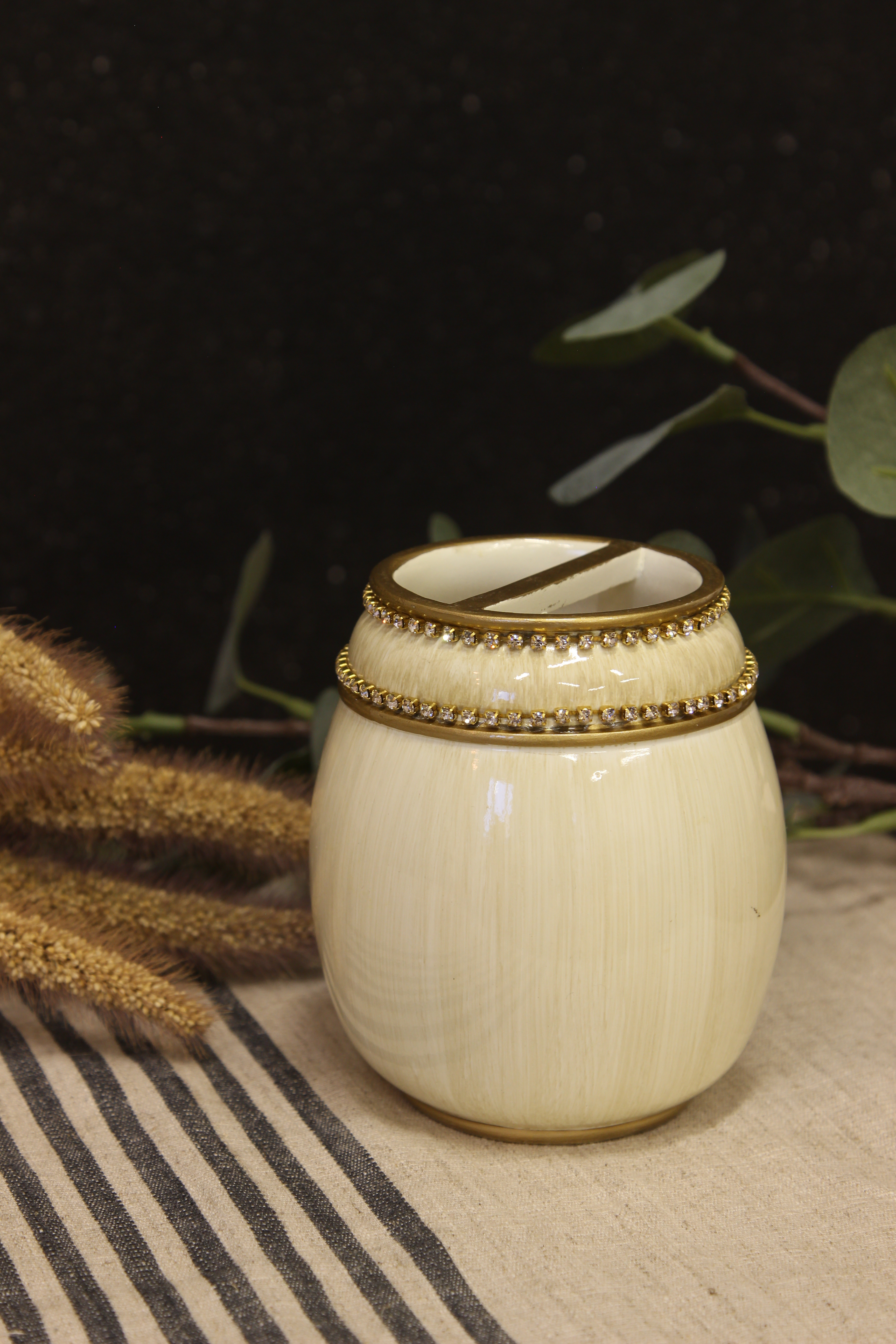 Стакан для зубных щеток Delphinium коллекция "Мираж", полирезина