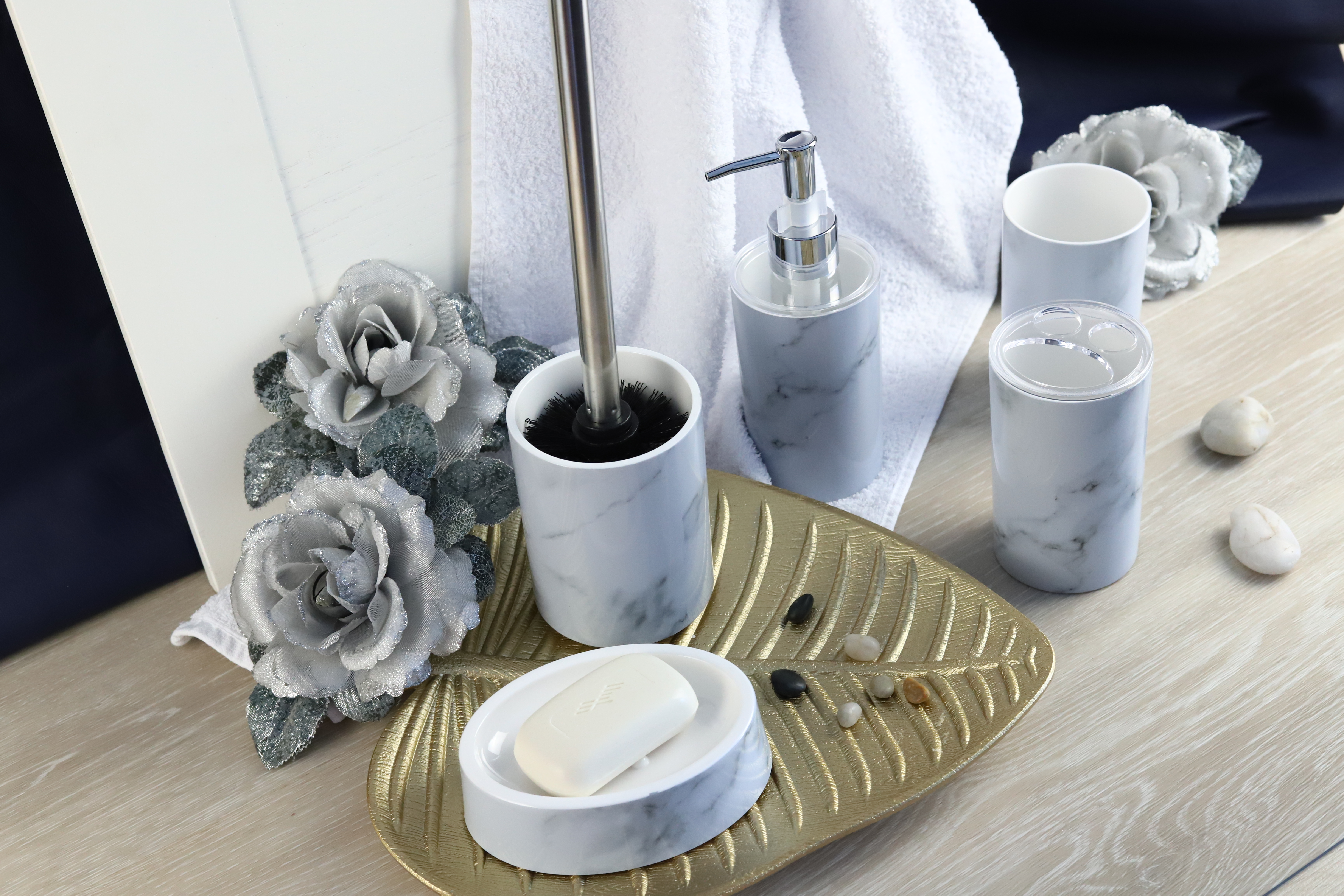 Стакан для зубных щеток Delphinium коллекция "Marble", пластик