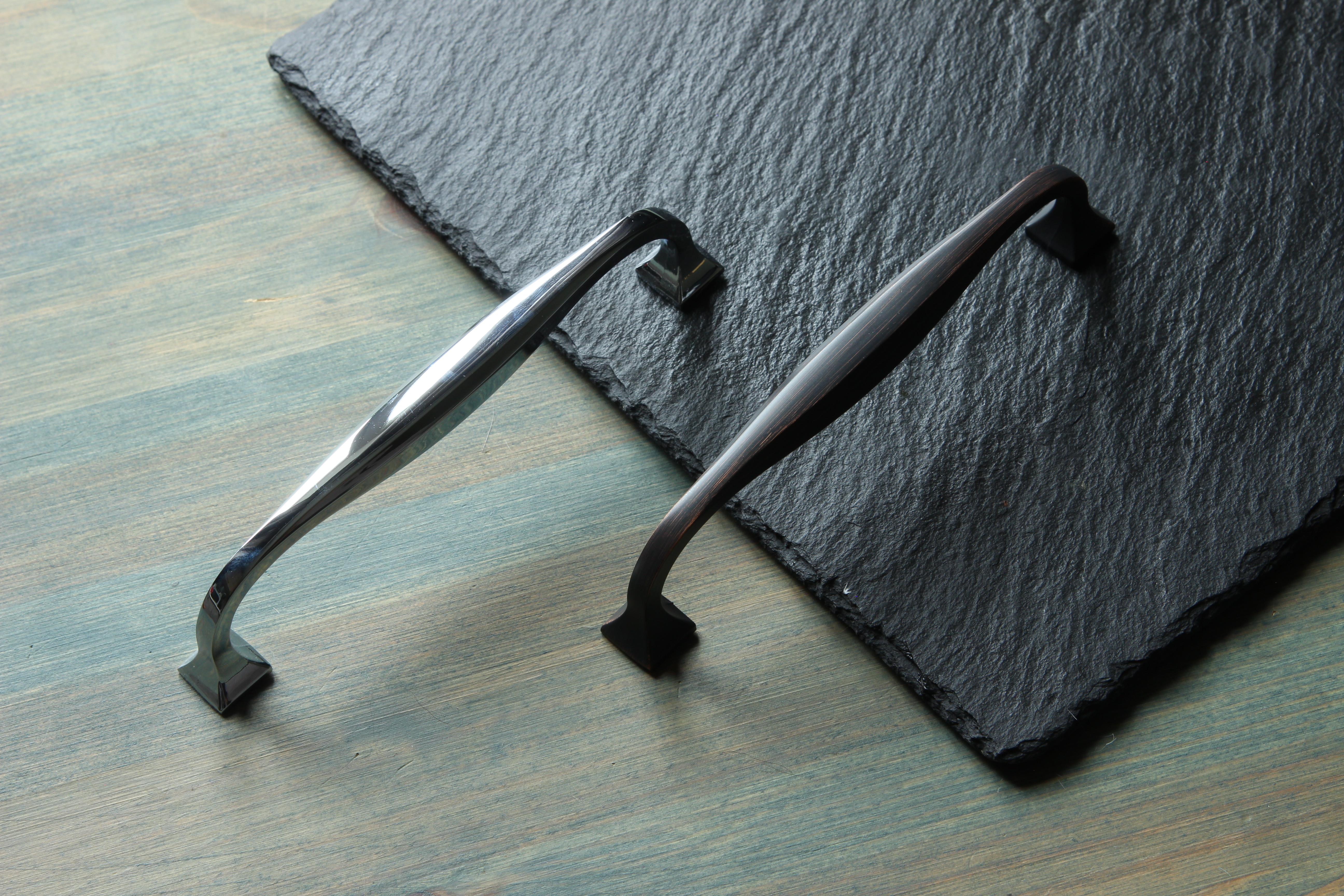 Ручка-скоба мебельная Trodos "DMZ-21912" 128мм сплав ЦАМ 76гр, черный 