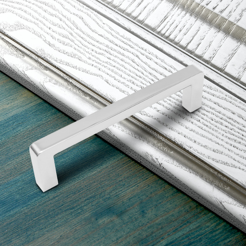 Ручка-скоба мебельная Trodos "DMZ-21203" 128мм сплав ЦАМ 70гр, хром