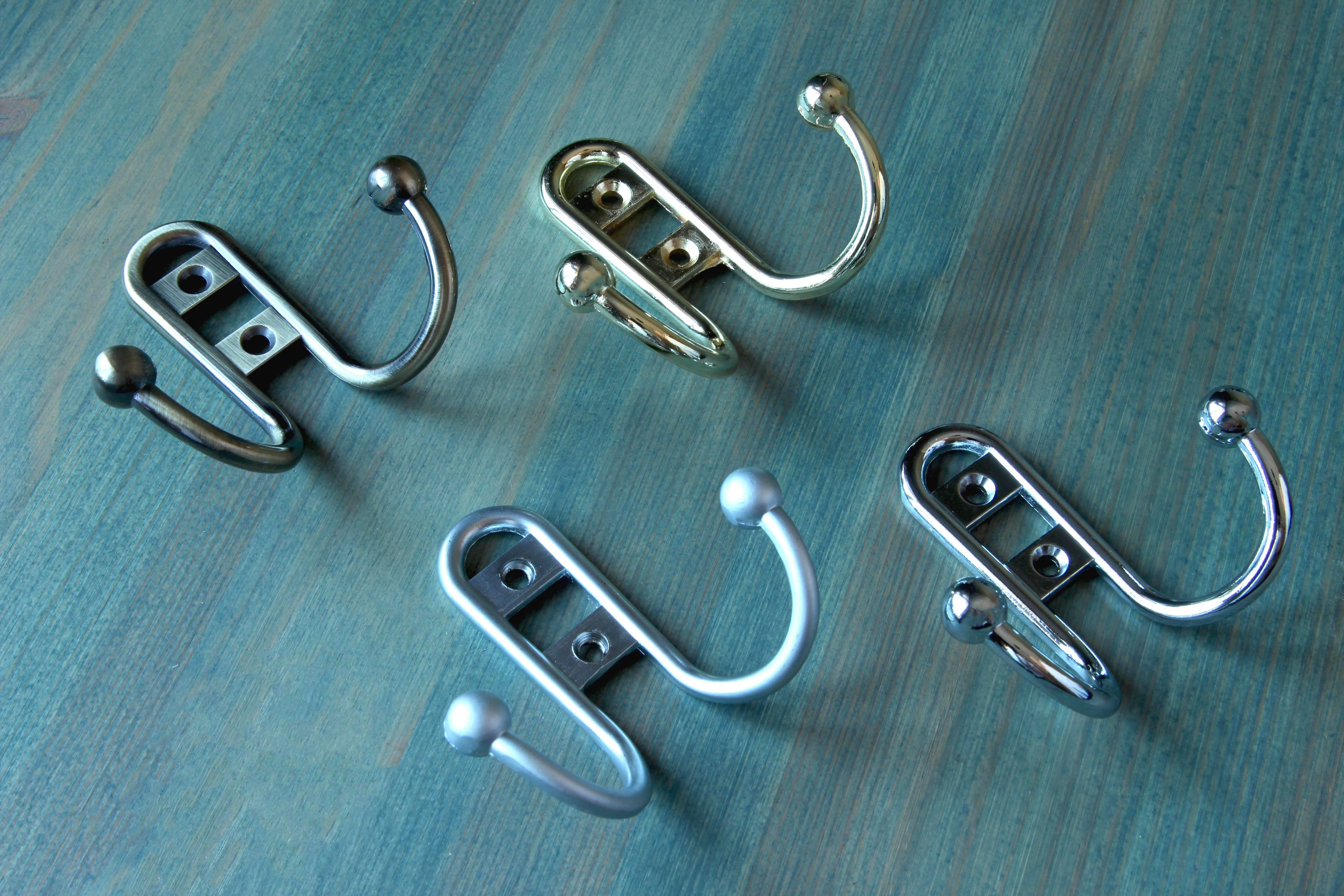 Крючок мебельный Trodos "ZY-208В" 2-рожковый, сплав ЦАМ, хром