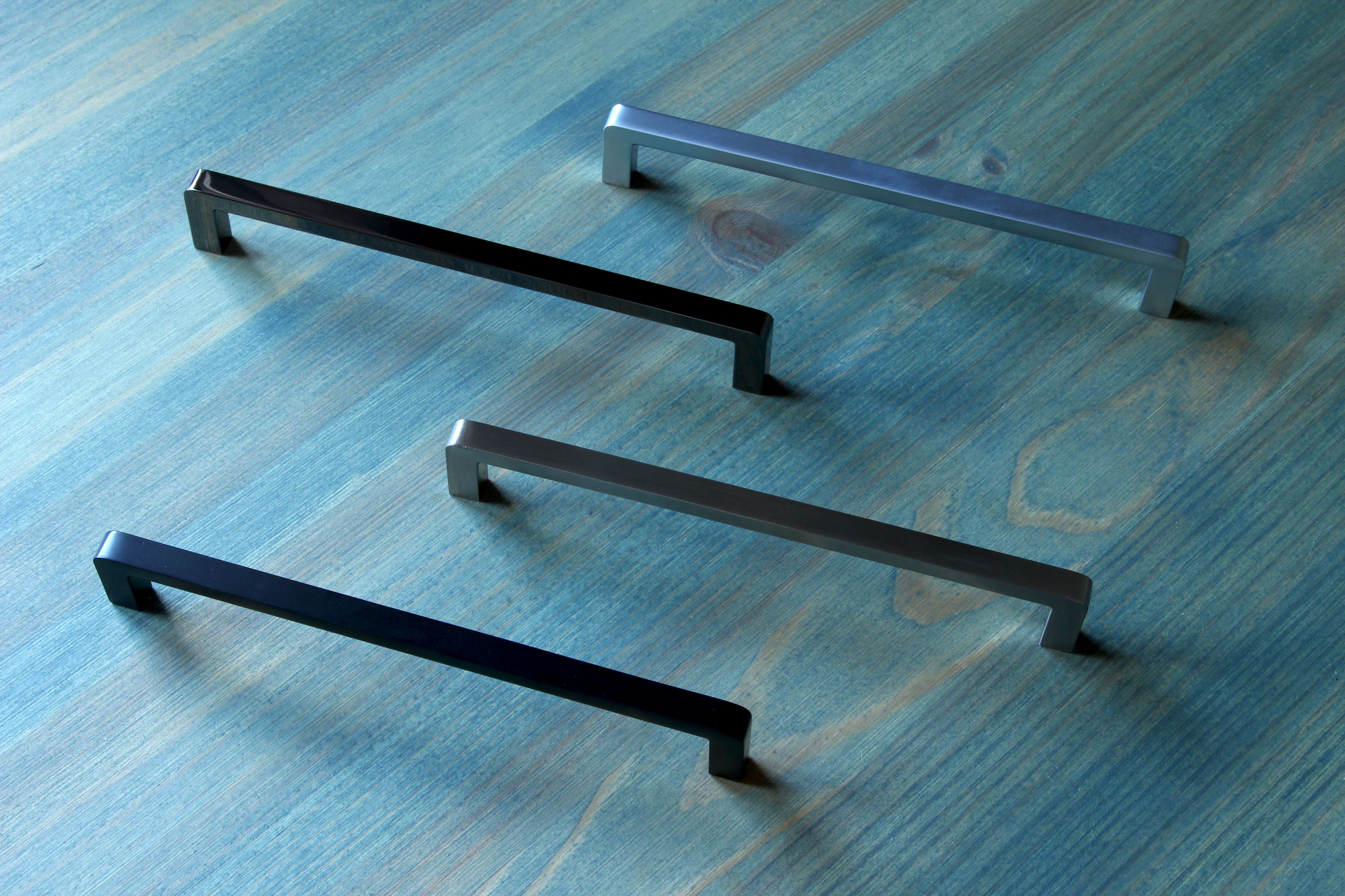 Ручка-скоба мебельная Trodos "DMZ-21203" 192мм сплав ЦАМ 105гр, хром