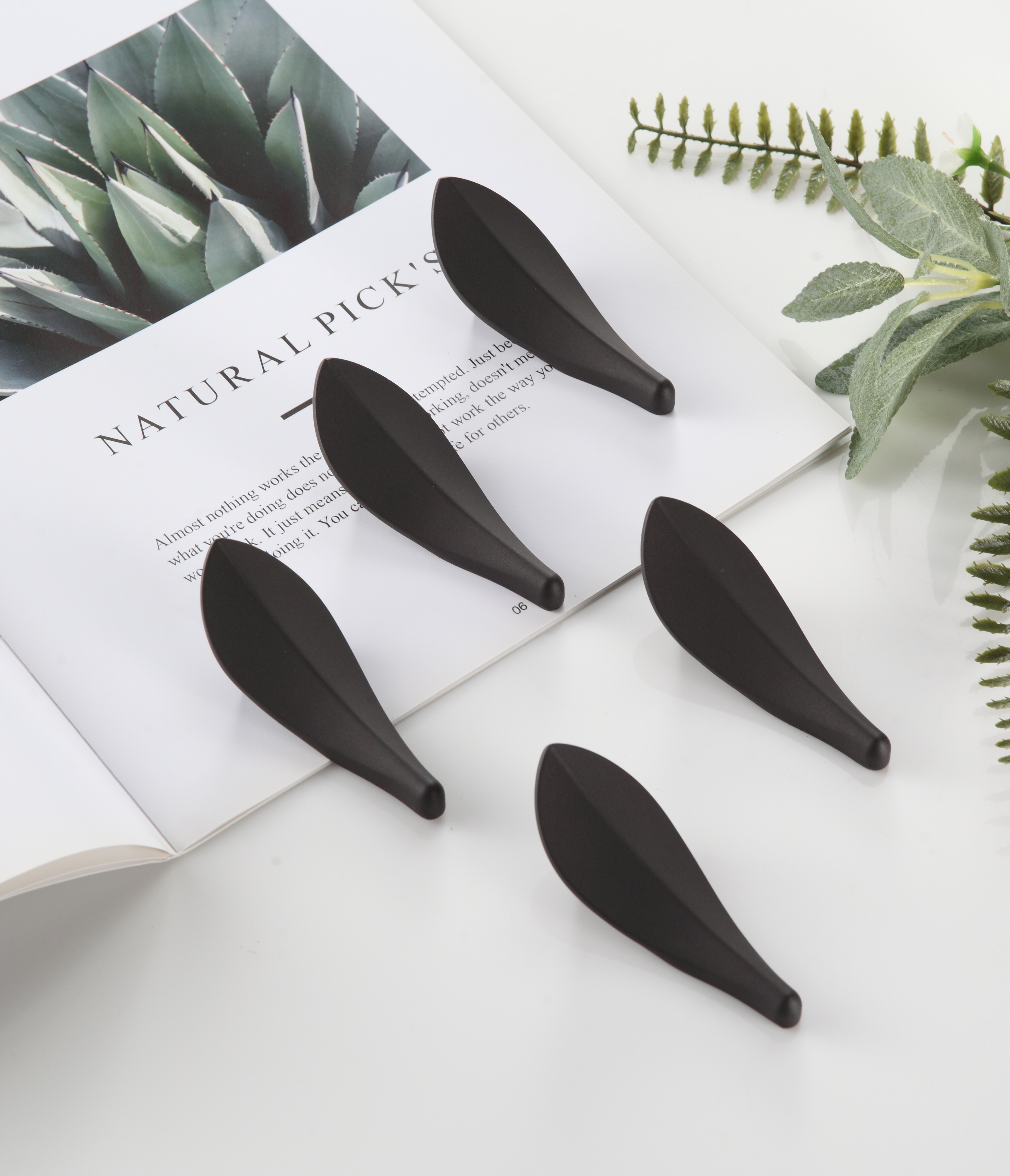 Набор крючков Zenfort "1032B" 5 шт, черный матовый