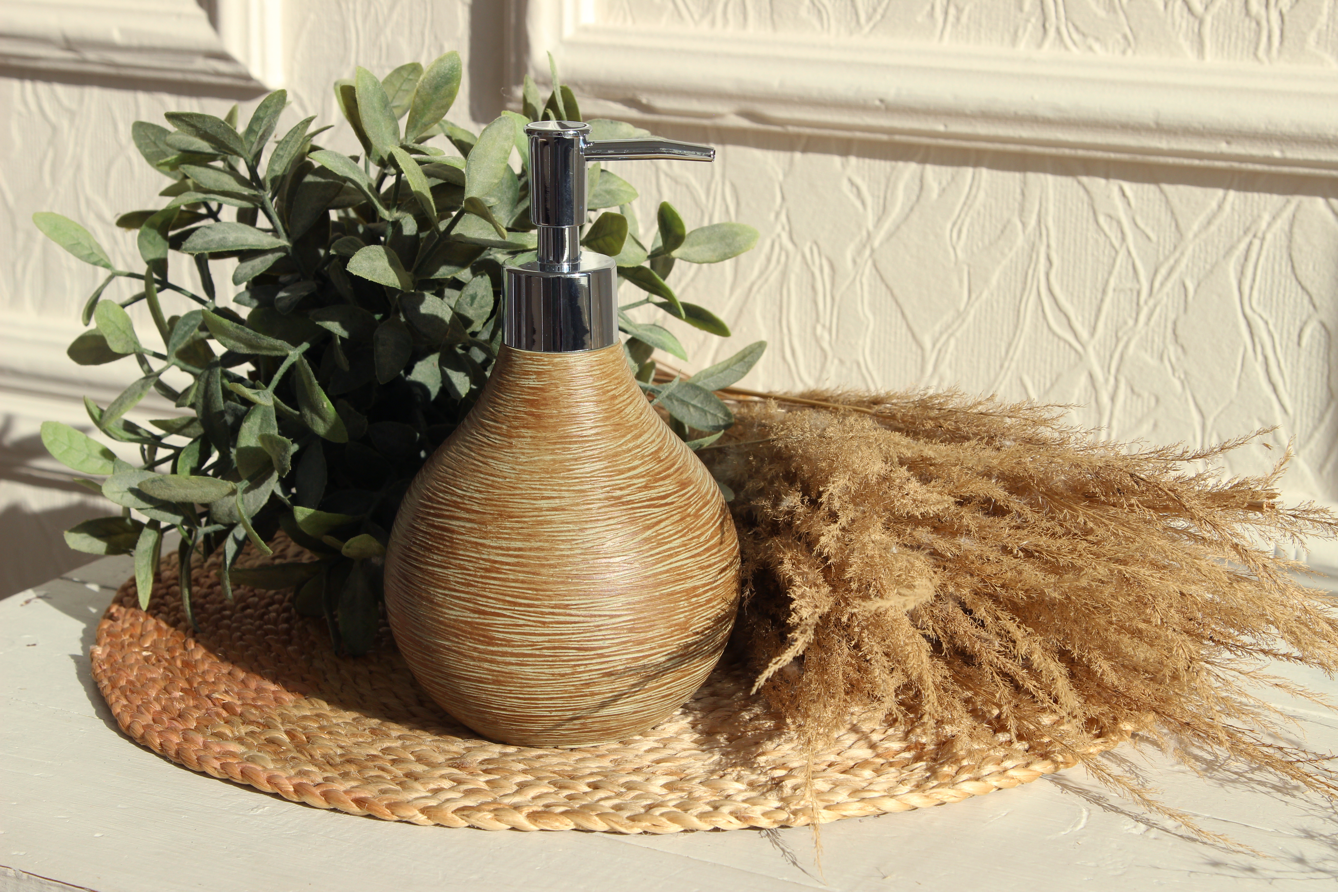 Дозатор для жидкого мыла Zenfort коллекция "Шарм", полирезина