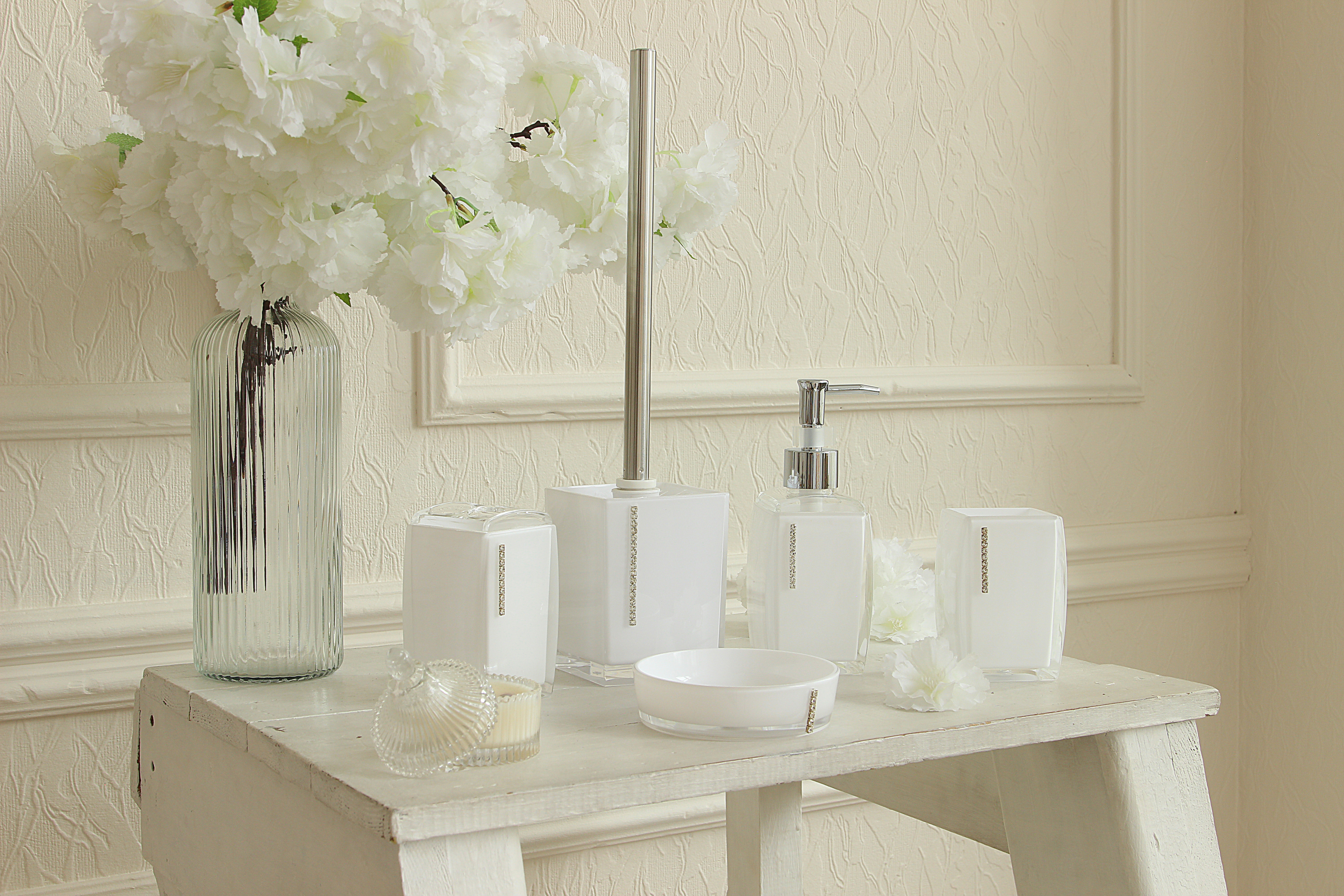 Стакан для зубных щеток Delphinium коллекция "White cristal", пластик